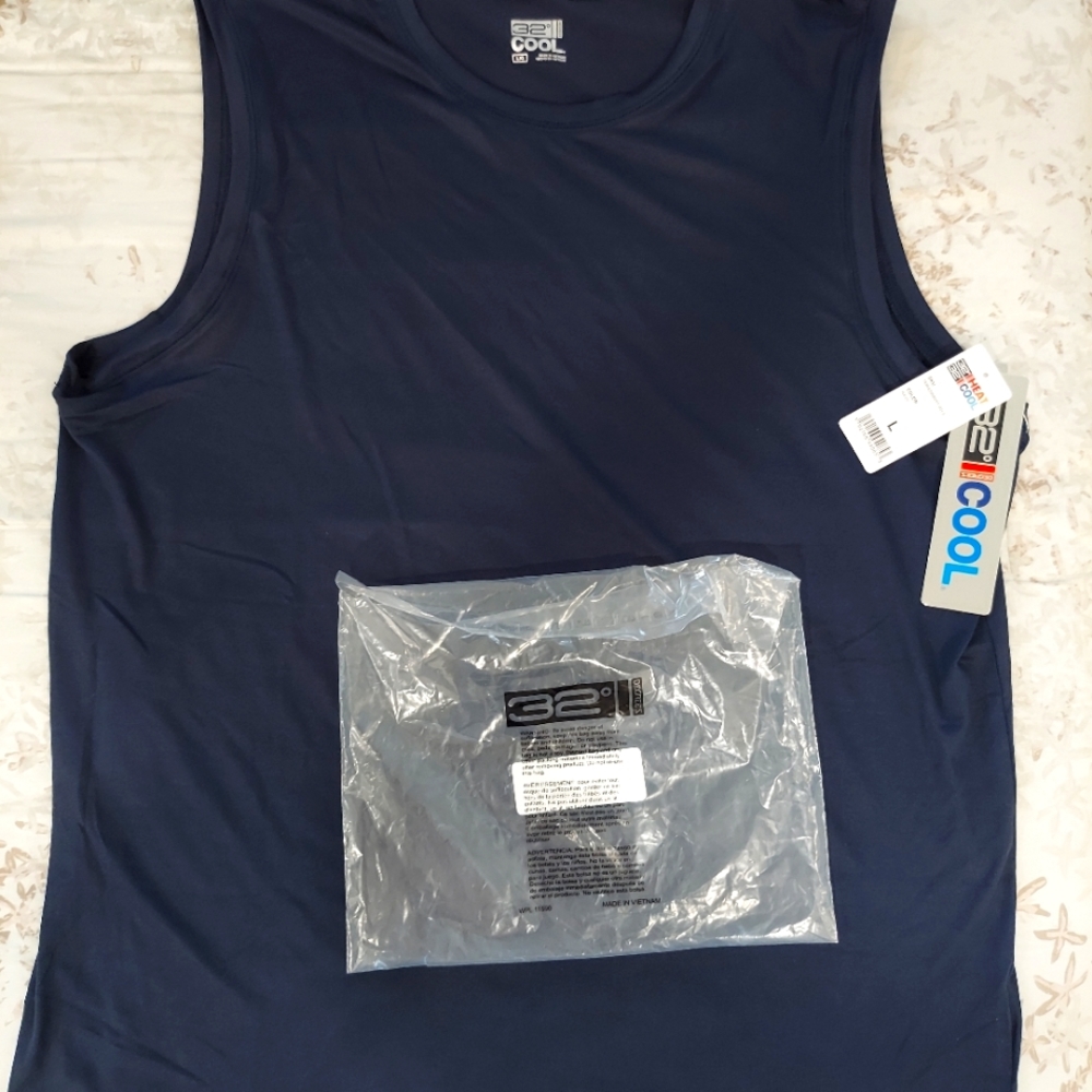 Brand new men's Large muscle, tank top, exercise, body shirt. Navy blue 32Degree